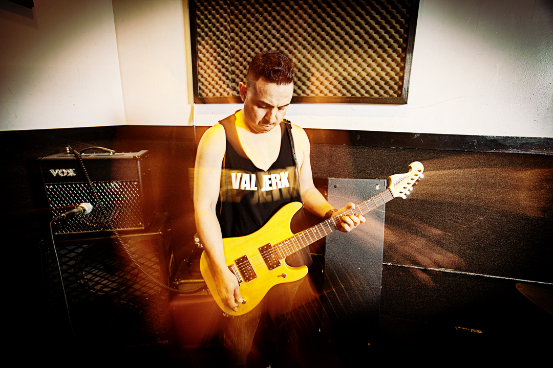 VAL-JERK_Donjouv_Live_Performance_Color.jpg